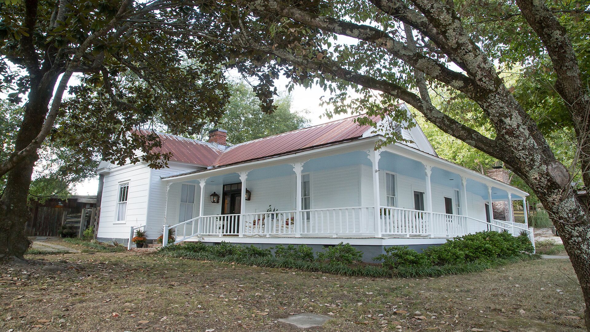 Taylor Inn - Private Rental of this Quaint Five Bedroom Country Inn