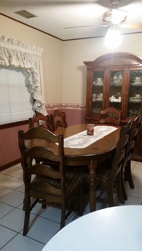 Enjoy a private home in beautiful S.E. Ocala