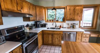 Beautiful home located in the heart of Paradise Valley