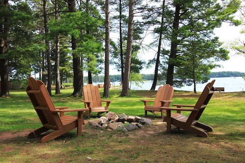 Beachview Cabin | Dog-Friendly in Fall & Spring
