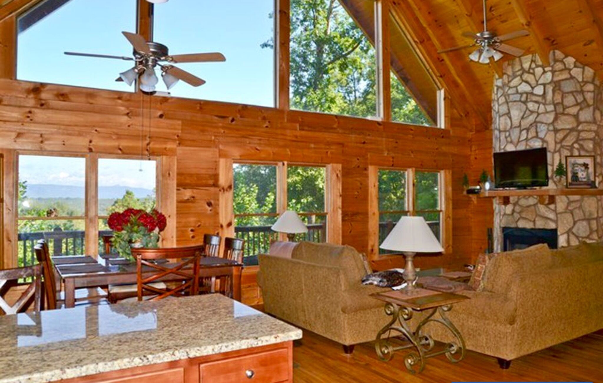 PRIVATE LOG CABIN WITH INCREDIBLE VIEW - ONLY 4 MILES TO LAKE JAMES