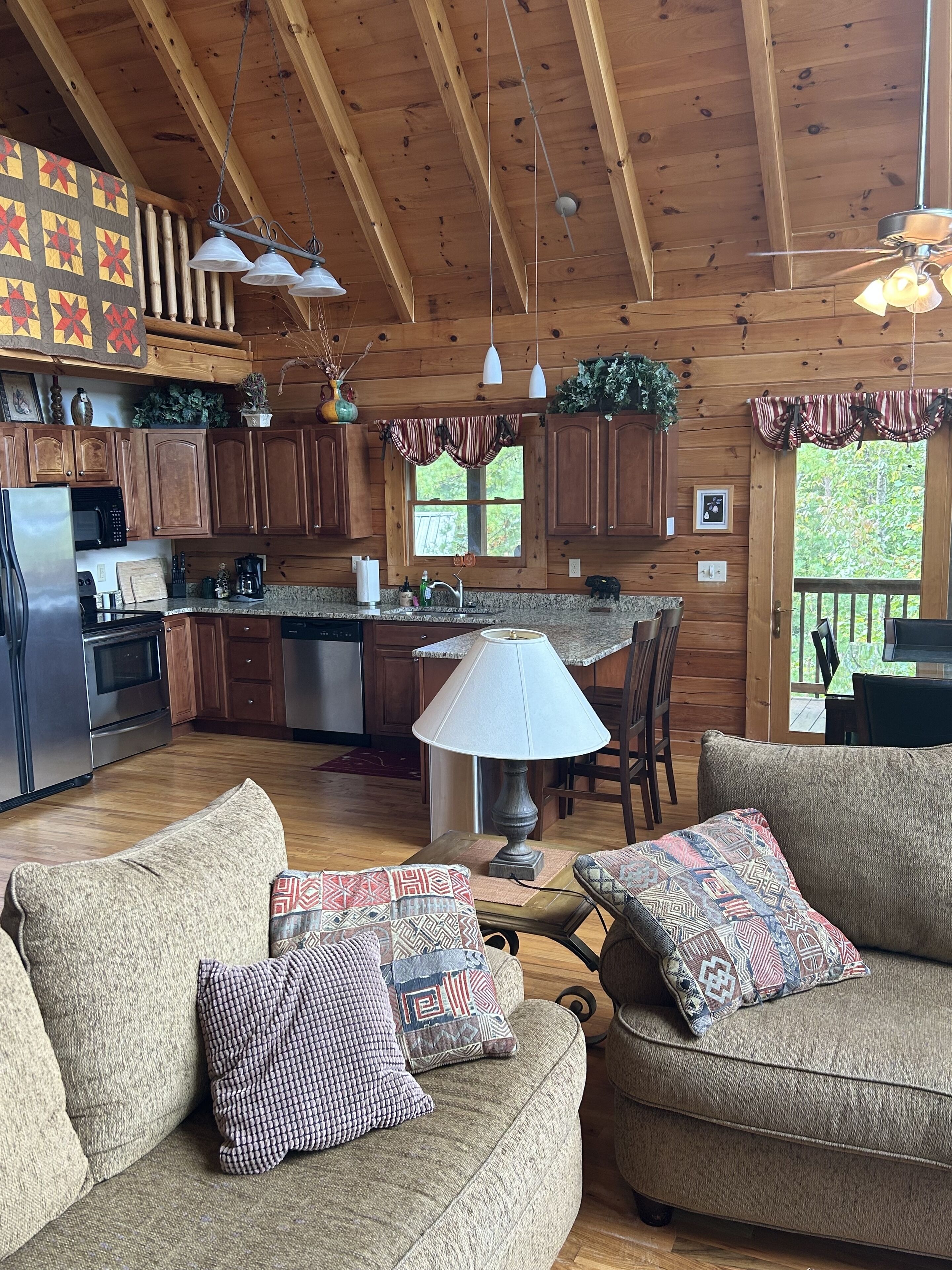 PRIVATE LOG CABIN WITH INCREDIBLE VIEW - ONLY 4 MILES TO LAKE JAMES