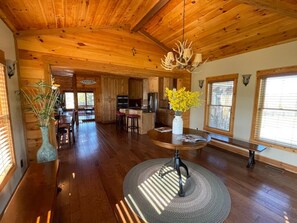 Dining - Bourbon Trail / Ark Encounter / Horse Racing / Golf: Cabin, Fishing, & Hunting (Eminence)