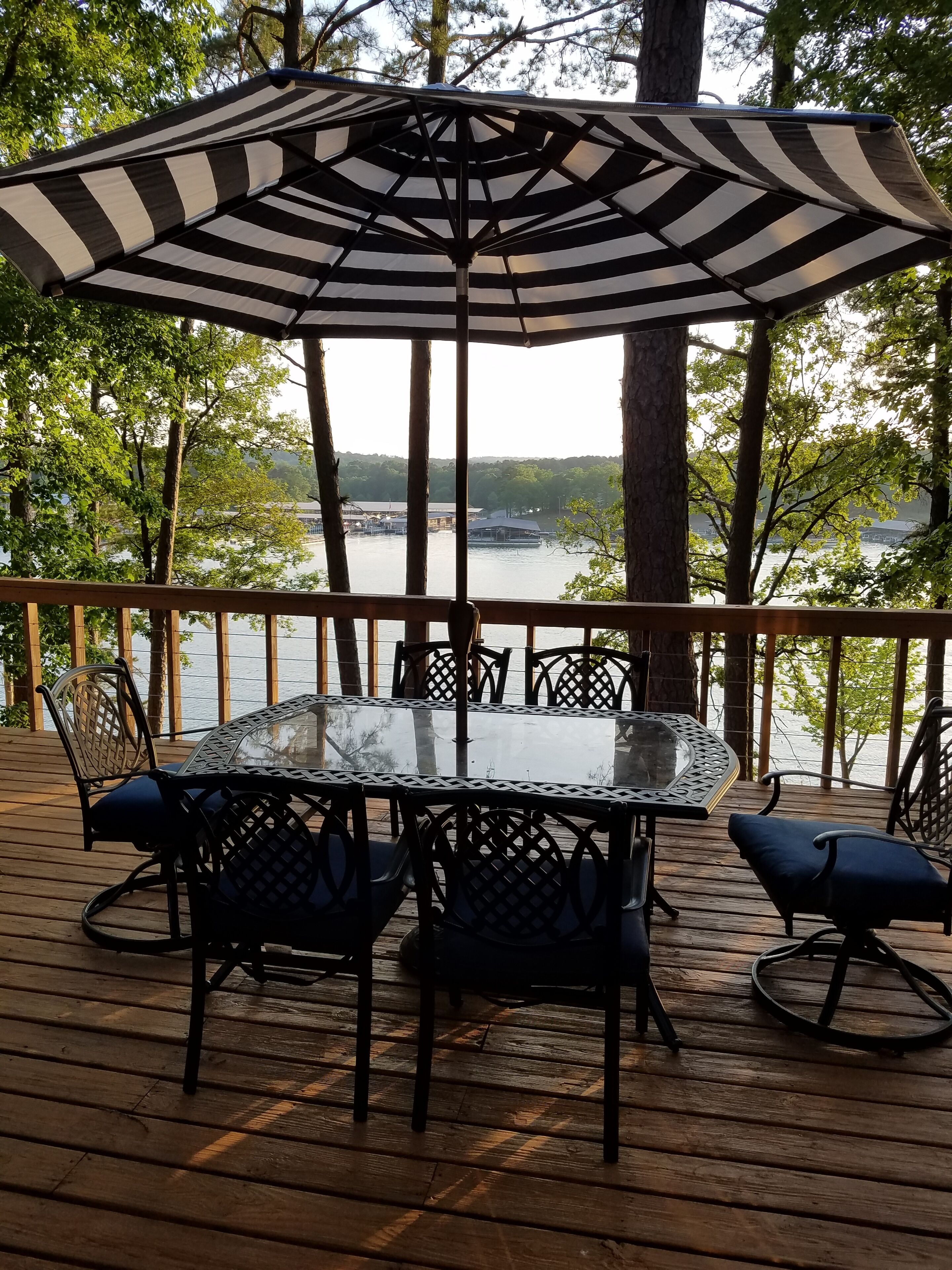 Lakefront home on Greers Ferry Lake!