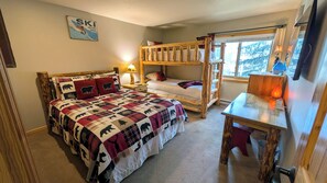 2 bedrooms, iron/ironing board, free WiFi, bed sheets - Luxury Condo w/ FREE WiFi, Parking, Heated Pool, Hot Tubs, Skier Shuttles (Avon)