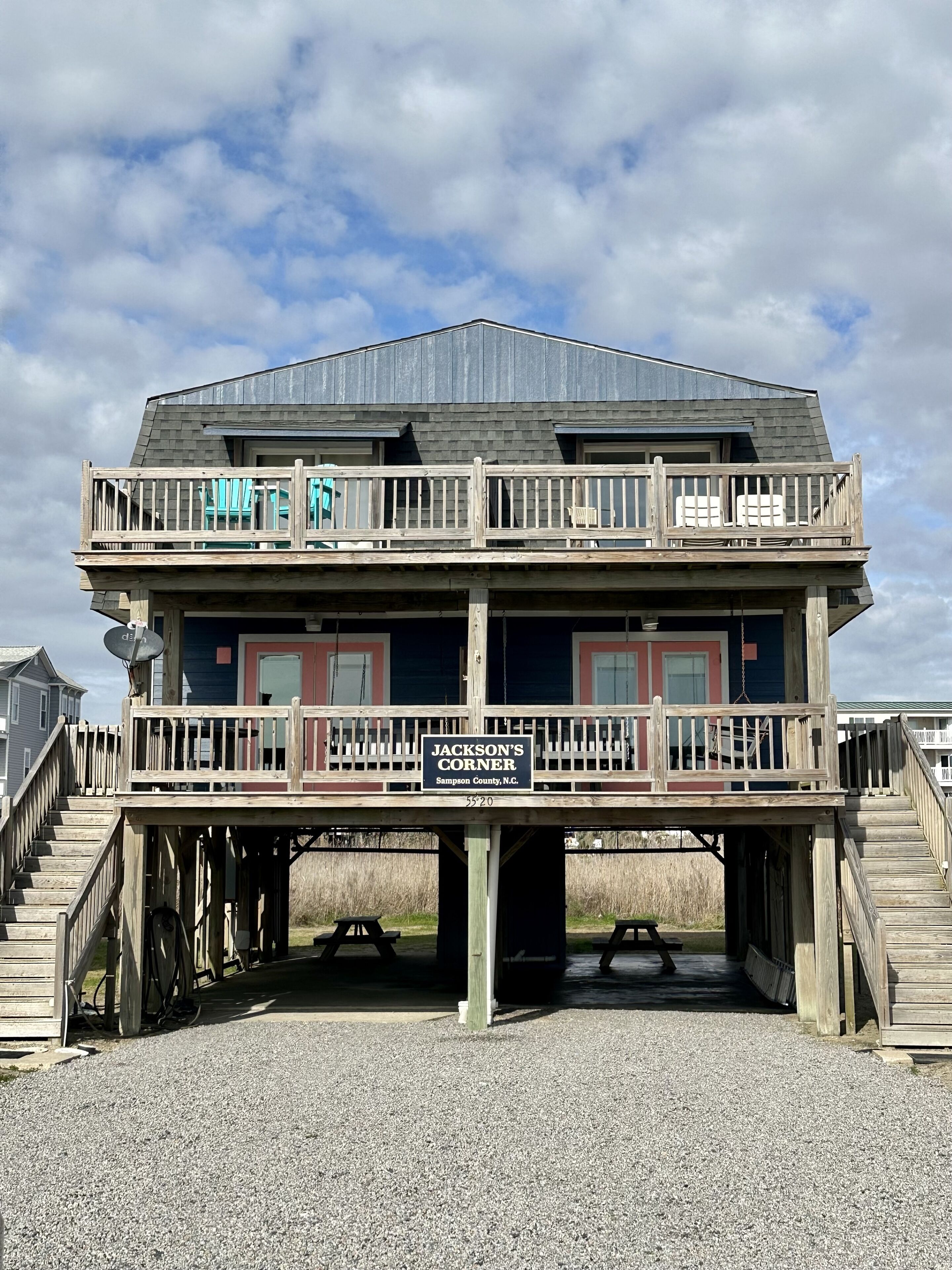 Fantastic Views & Great Location!