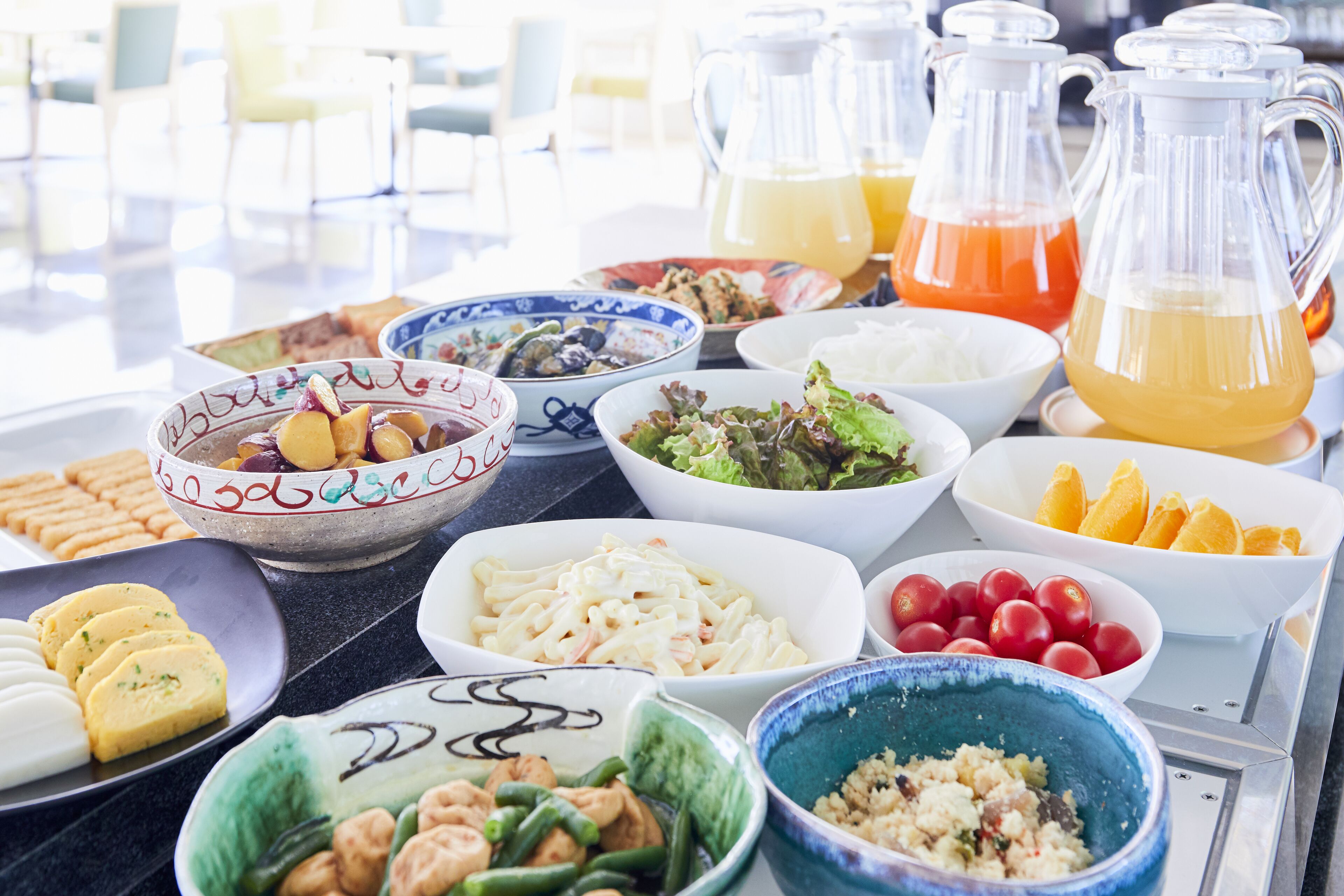 daily buffet breakfast (jpy 1800 per person)