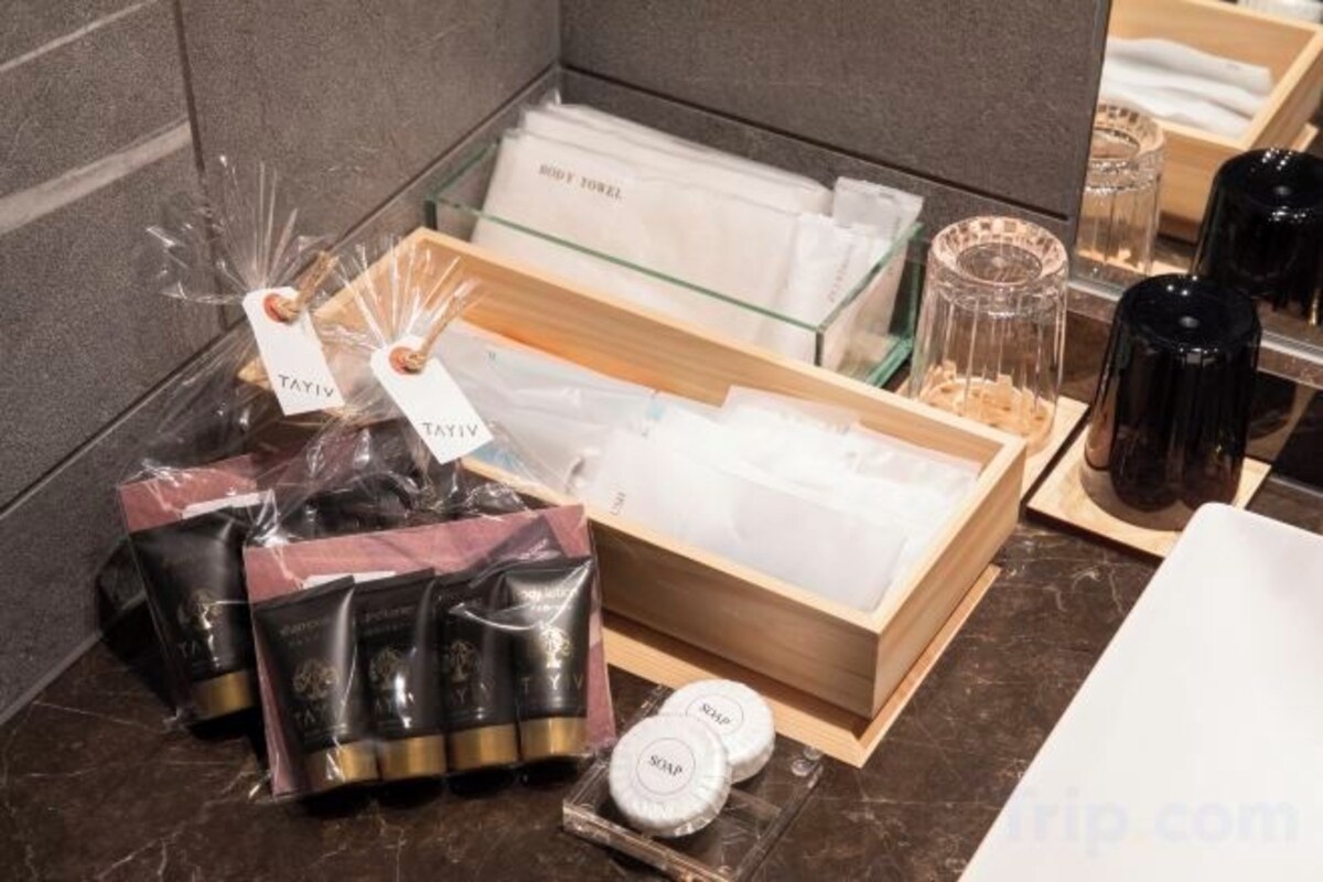 Bathroom amenities
