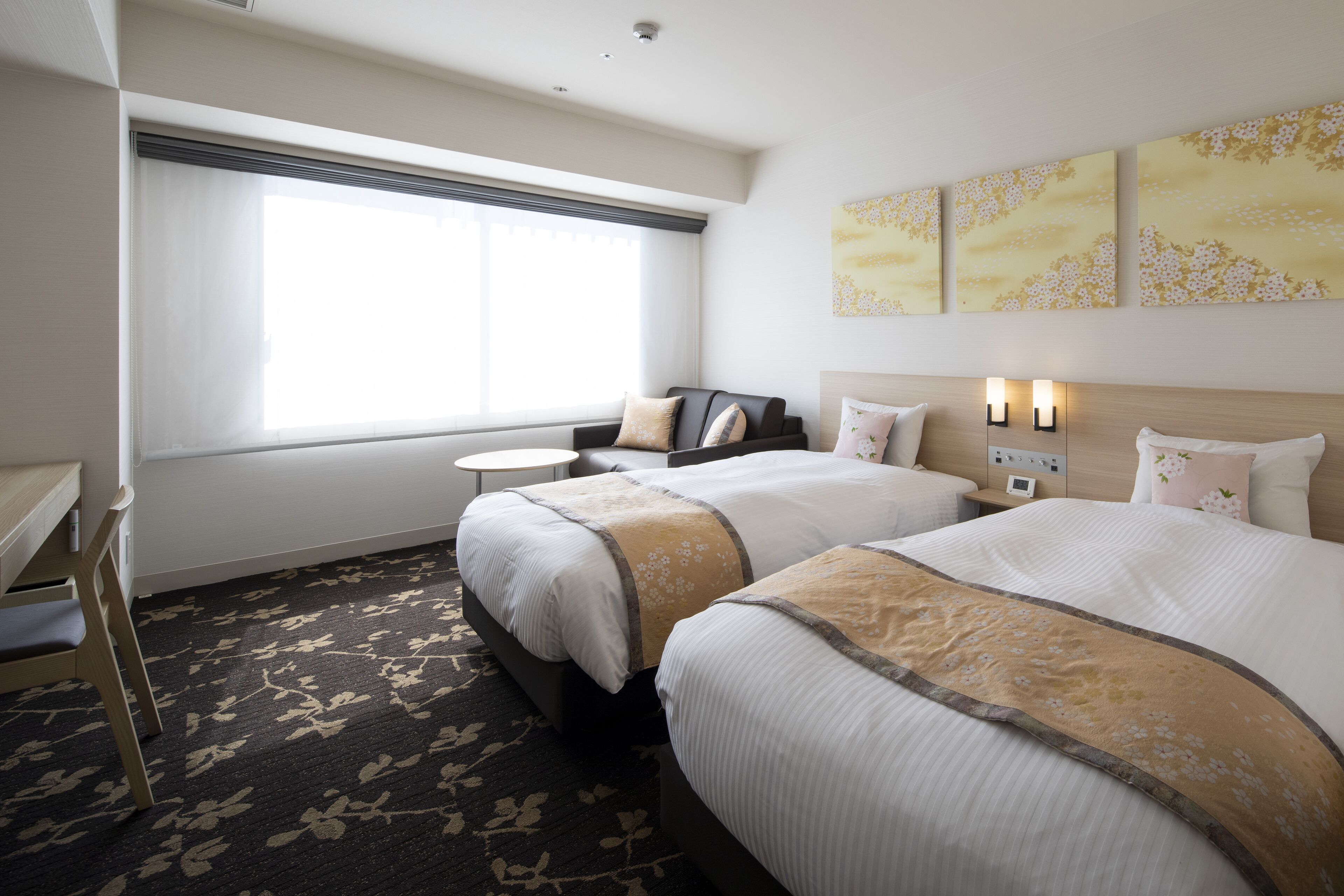 deluxe twin room | iron/ironing board, free wifi, bed sheets