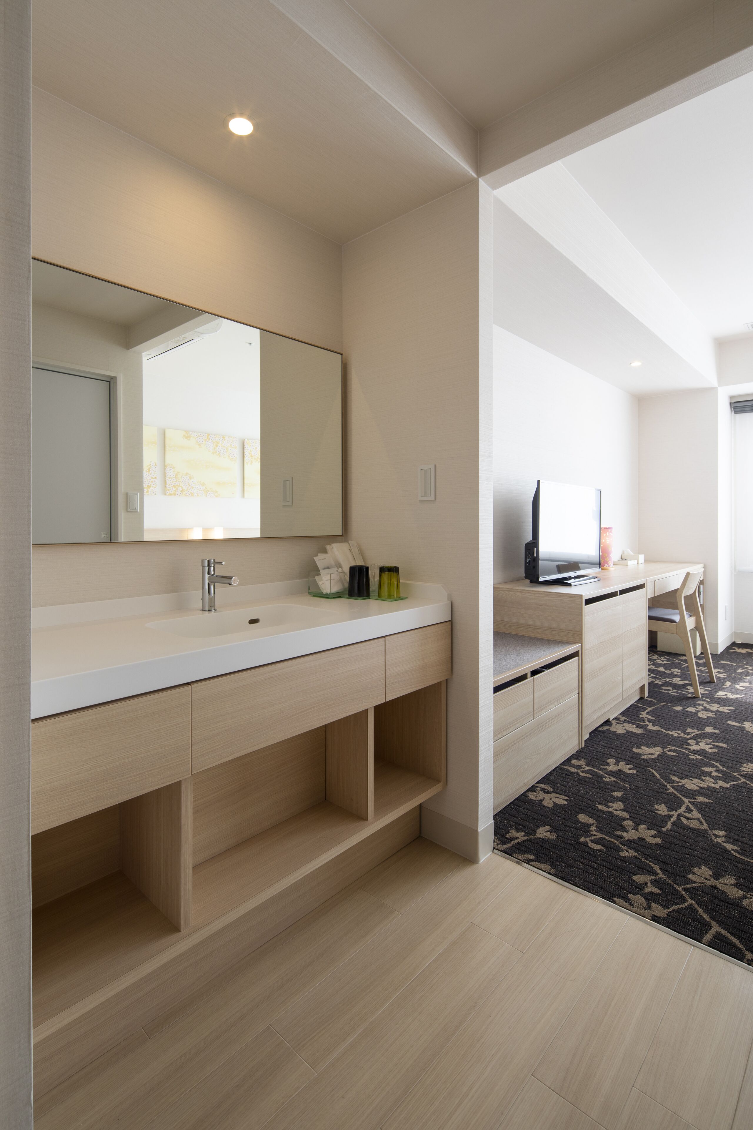 deluxe double room | iron/ironing board, free wifi, bed sheets