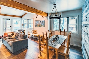 Smart TV, fireplace, video games, table tennis