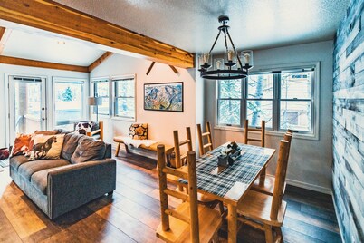 The Caribou Getaway - Slopeside Ski In/Out Home near Glacier National Park!!!