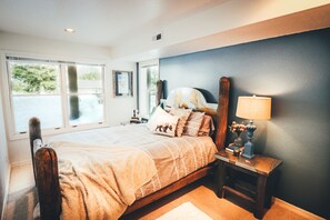 5 habitaciones, escritorio, tabla de planchar con plancha y wifi 