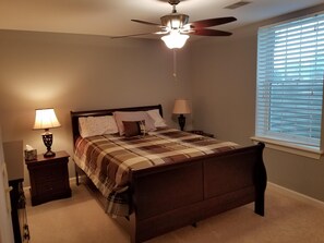 2 Schlafzimmer, Schreibtisch, Bügeleisen/Bügelbrett, kostenloses WLAN