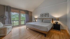 3 soverom, strykejern/-brett, wi-fi og sengetøy