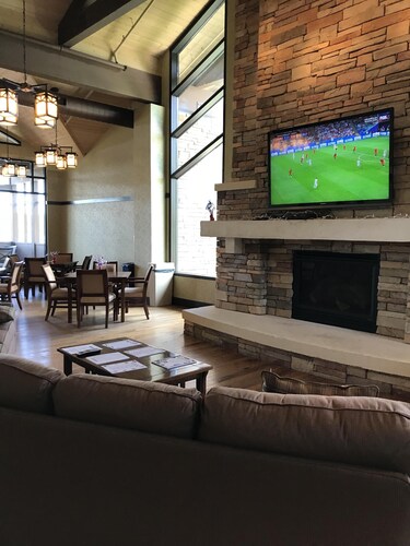 “The Trout House” – your perfect getaway Pocono Lake Home @Arrowhead Lake