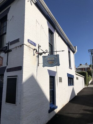 Exterior - The Shipwrights Arms (Battery Point)