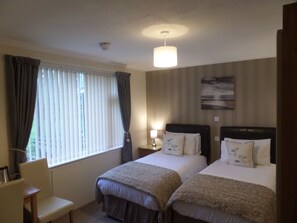 Twin Room, Ensuite | Blackout drapes, iron/ironing board, free WiFi, bed sheets