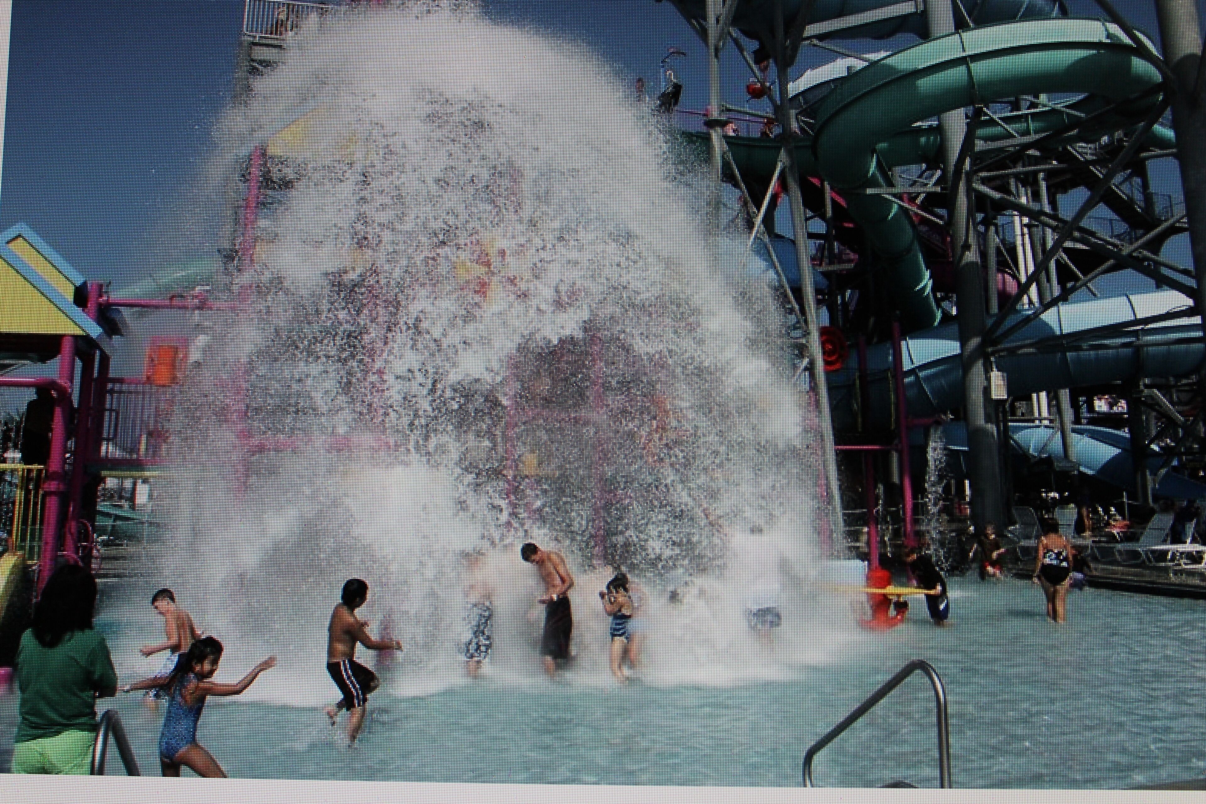 室外游泳池，恒温泳池