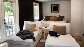 3 habitaciones, escritorio, tabla de planchar con plancha y wifi gratis