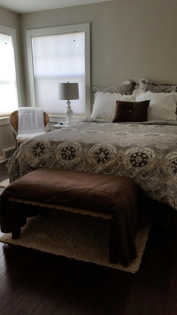 3 bedrooms, iron/ironing board, free WiFi, bed sheets