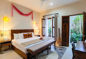 Standard Room, Non Smoking | In-room safe, individually decorated, desk, iron/ironing board - Le Muuch Hotel (Valladolid)