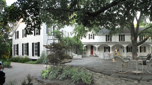 Niagara Mansion Carriage Suite 