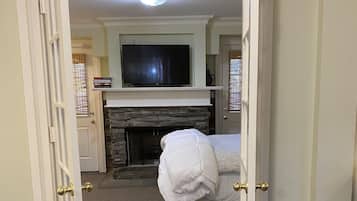 1 bedroom, soundproofing, iron/ironing board, WiFi