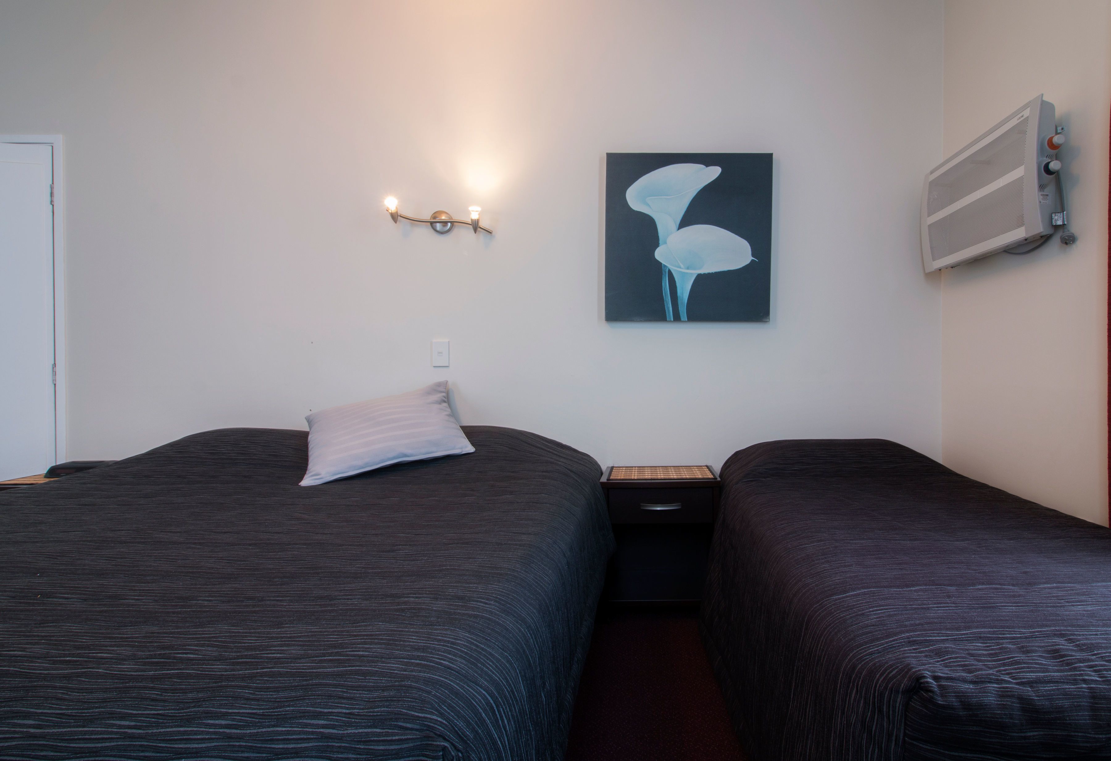 twin/triple room | iron/ironing board, free wifi, bed sheets