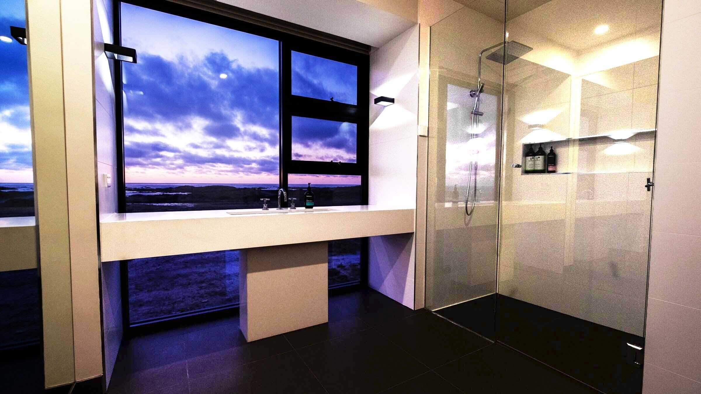 Luxury Accommodation — image 2