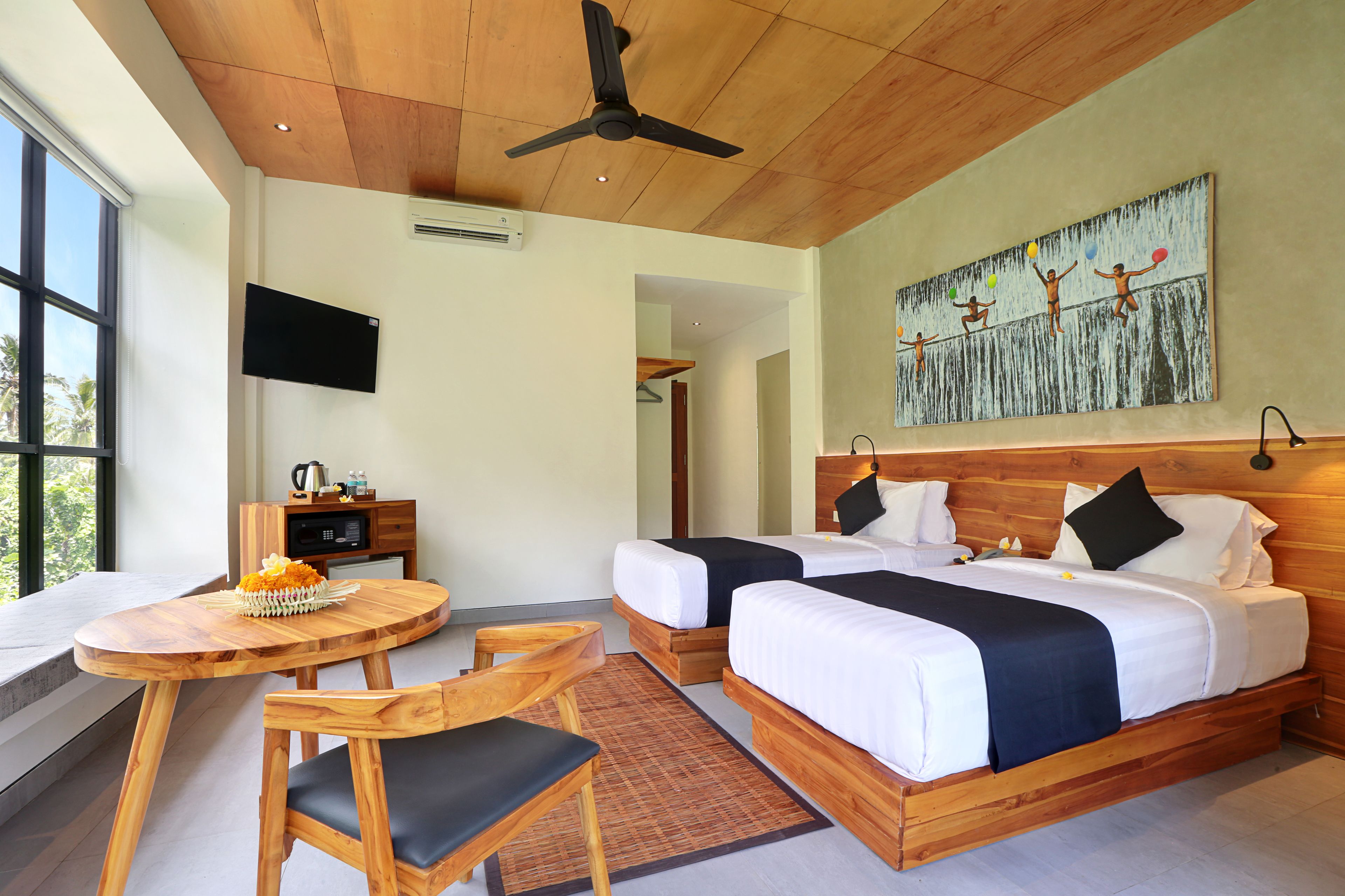 deluxe suite, garden view | 1 bedroom, minibar, in-room safe, desk