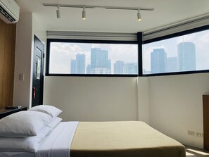Studio Suite | In-room safe, individually decorated, individually furnished - Gomez House (Makati)