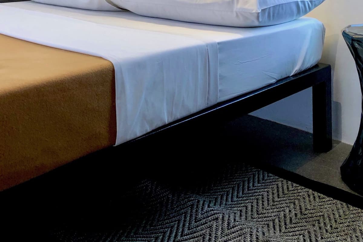 Double Room | In-room safe, blackout drapes, WiFi (free), individually decorated