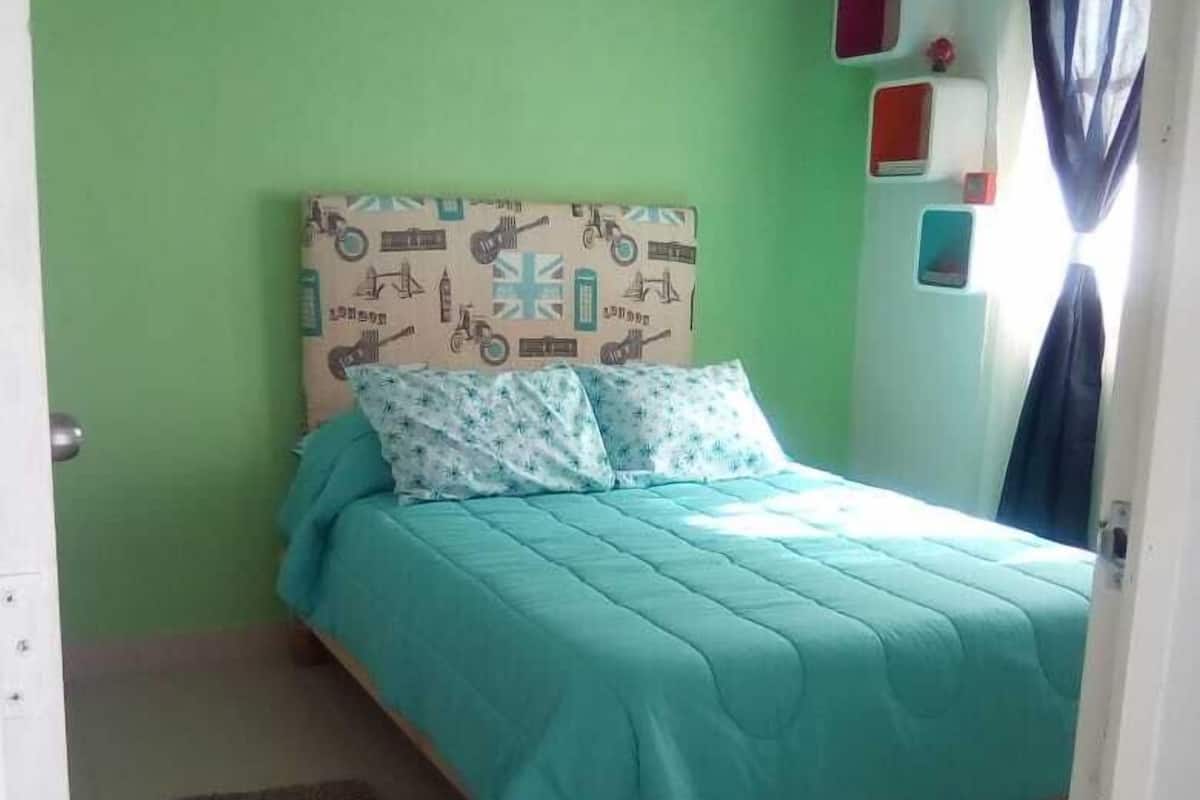Family Townhome, 2 Queen Beds, Non Smoking, City View | Blackout curtains, iron/ironing board, free WiFi, bed sheets