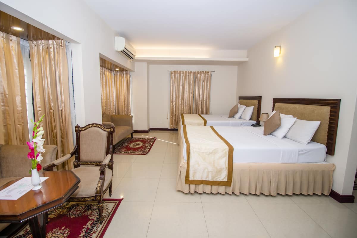 Family Suite, 2 Queen Beds, Accessible, Non Smoking | Soundproofing, free WiFi, bed sheets