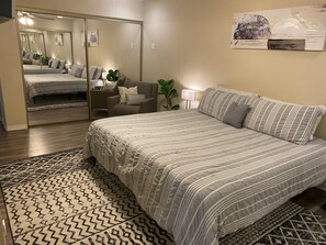 4 camere, una scrivania, ferro/asse da stiro, Wi-Fi gratuito