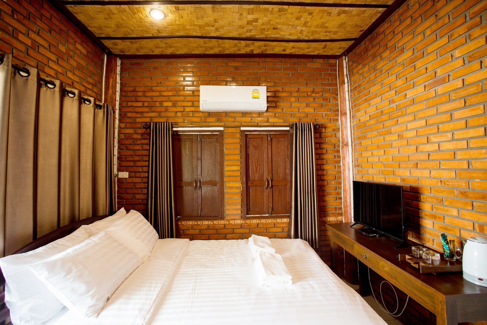 business villa, 1 queen bed, terrace, garden view | frette italian sheets, premium bedding, down duvets, memory-foam beds