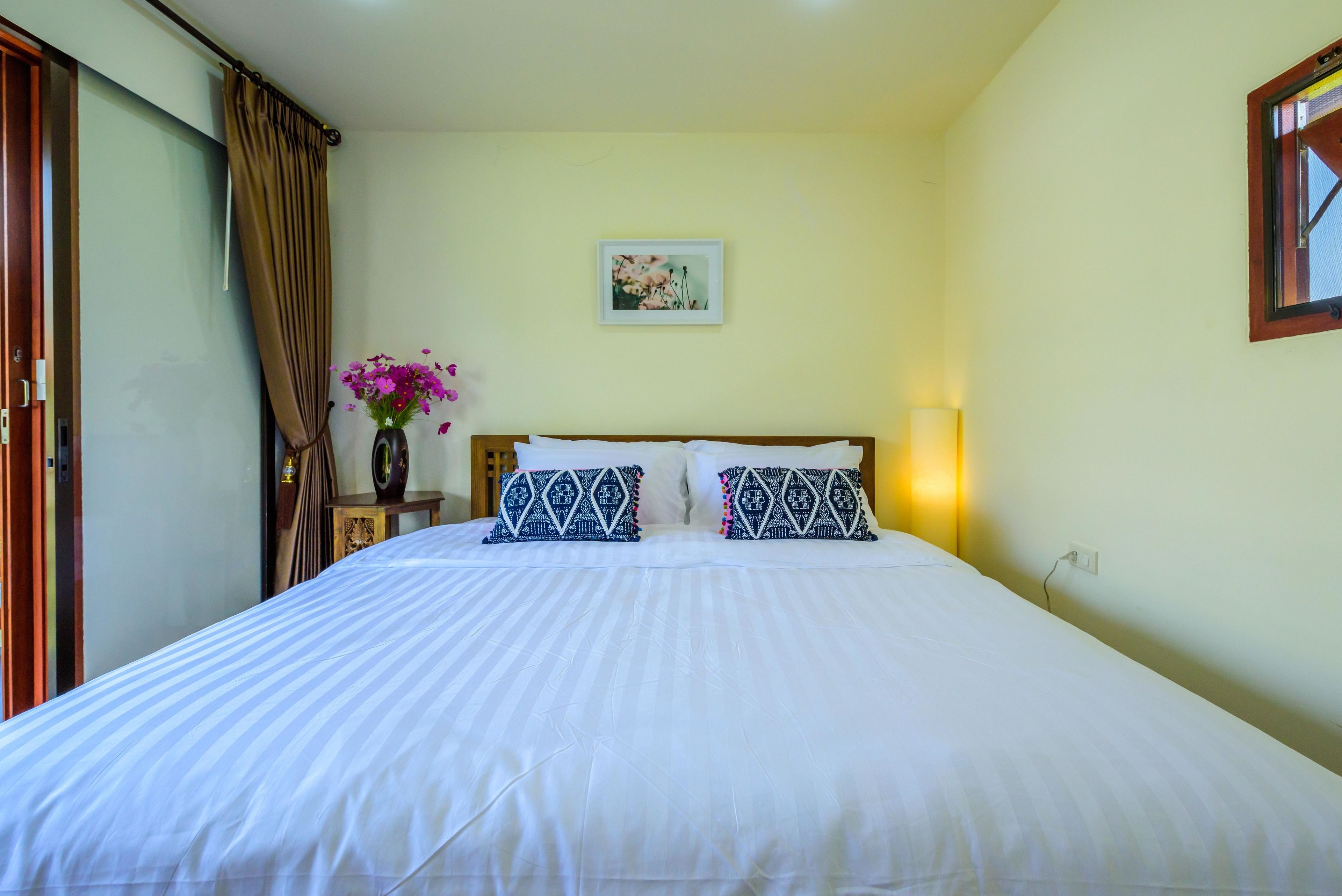 deluxe villa, 1 queen bed, terrace, garden view | frette italian sheets, premium bedding, down duvets, memory-foam beds