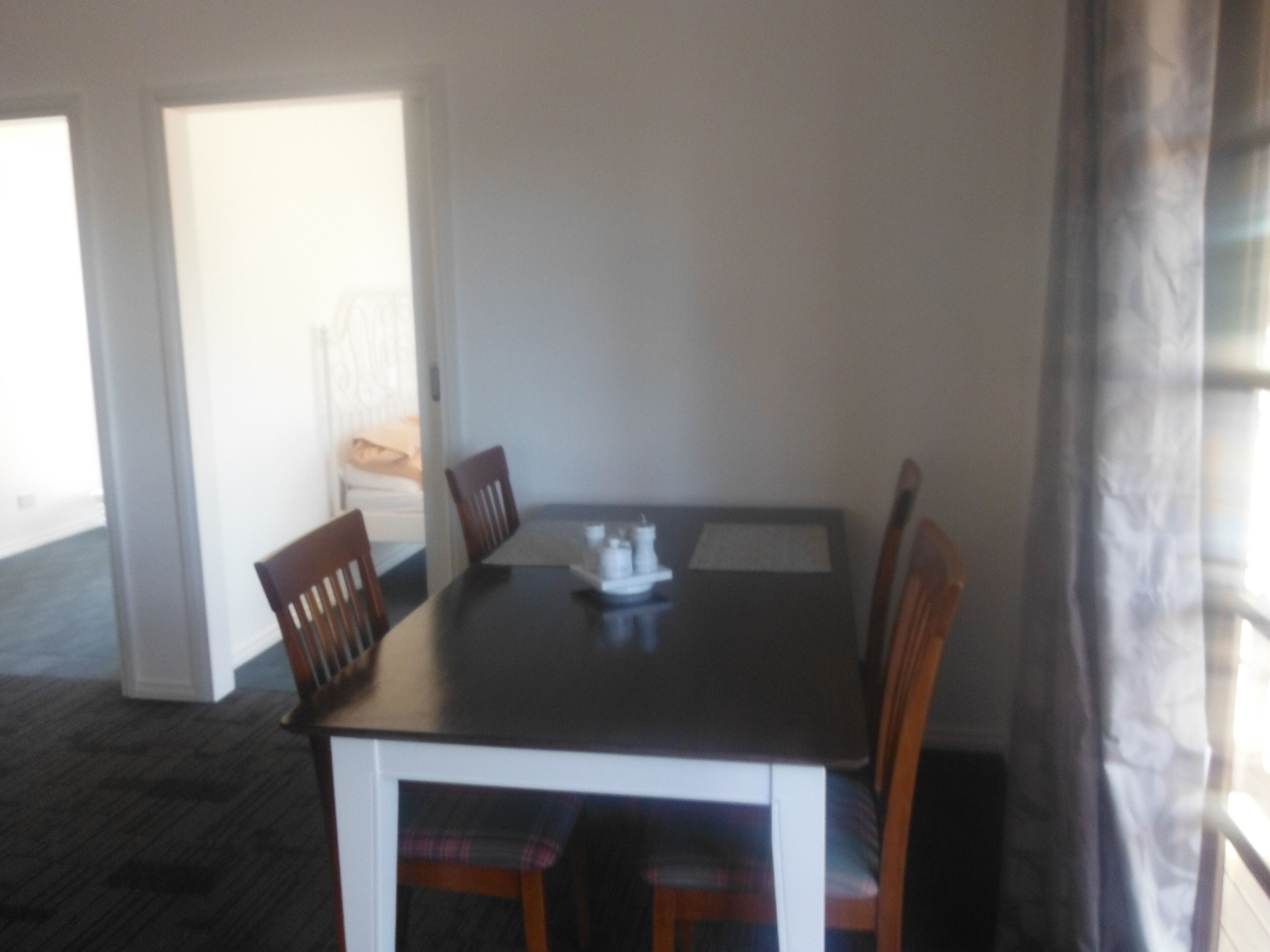 Lakeside Charm: Spacious 2 Bedroom Cottage On Flower Farm Surrounded By Nature — image 3