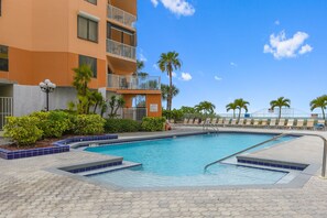 Piscine extérieure, piscine chauffée