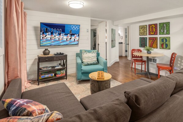 Smart TV, DVD player