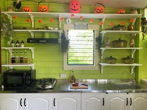 Exclusive House, 5 Bedrooms, Private Pool, Garden Area | Private kitchen | Mini-fridge, microwave, stovetop, rice cooker - Madie's Place (Santa Rosa)