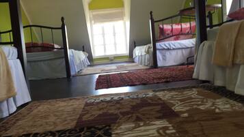 Down comforters, minibar, individually decorated, individually furnished