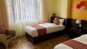 Deluxe-Doppel- oder -Zweibettzimmer, Mehrere Betten, Nichtraucher, Stadtblick | 1 Schlafzimmer, hochwertige Bettwaren, individuell dekoriert