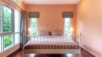 4 bedrooms, free WiFi