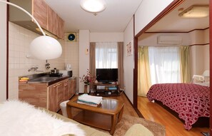 Quarto casal (Japanese Style, 43) | Escrivaninha, Wi-Fi de cortesia
