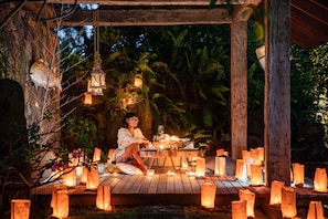 Outdoor dining - Villa de lOcéan by muse villas (Poste Lafayette)