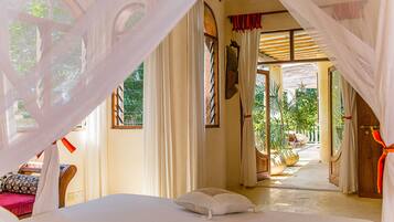 5 bedrooms, desk, iron/ironing board, free WiFi