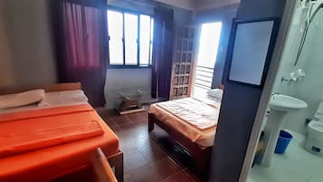 1 habitación, caja de seguridad en la habitación y ropa de cama
