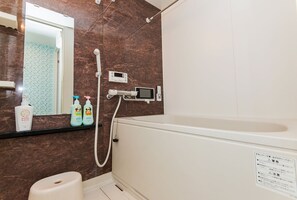 Anime Theme Room 73 | Deep soaking bathtub - Namba Sunshine Apartment 73 (Osaka)